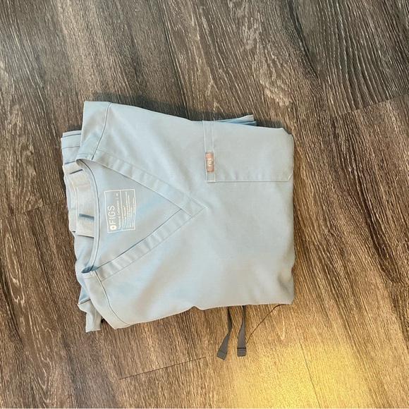 Figs Women's Light Blue/Grey Scrub Set - Picture 3 of 9